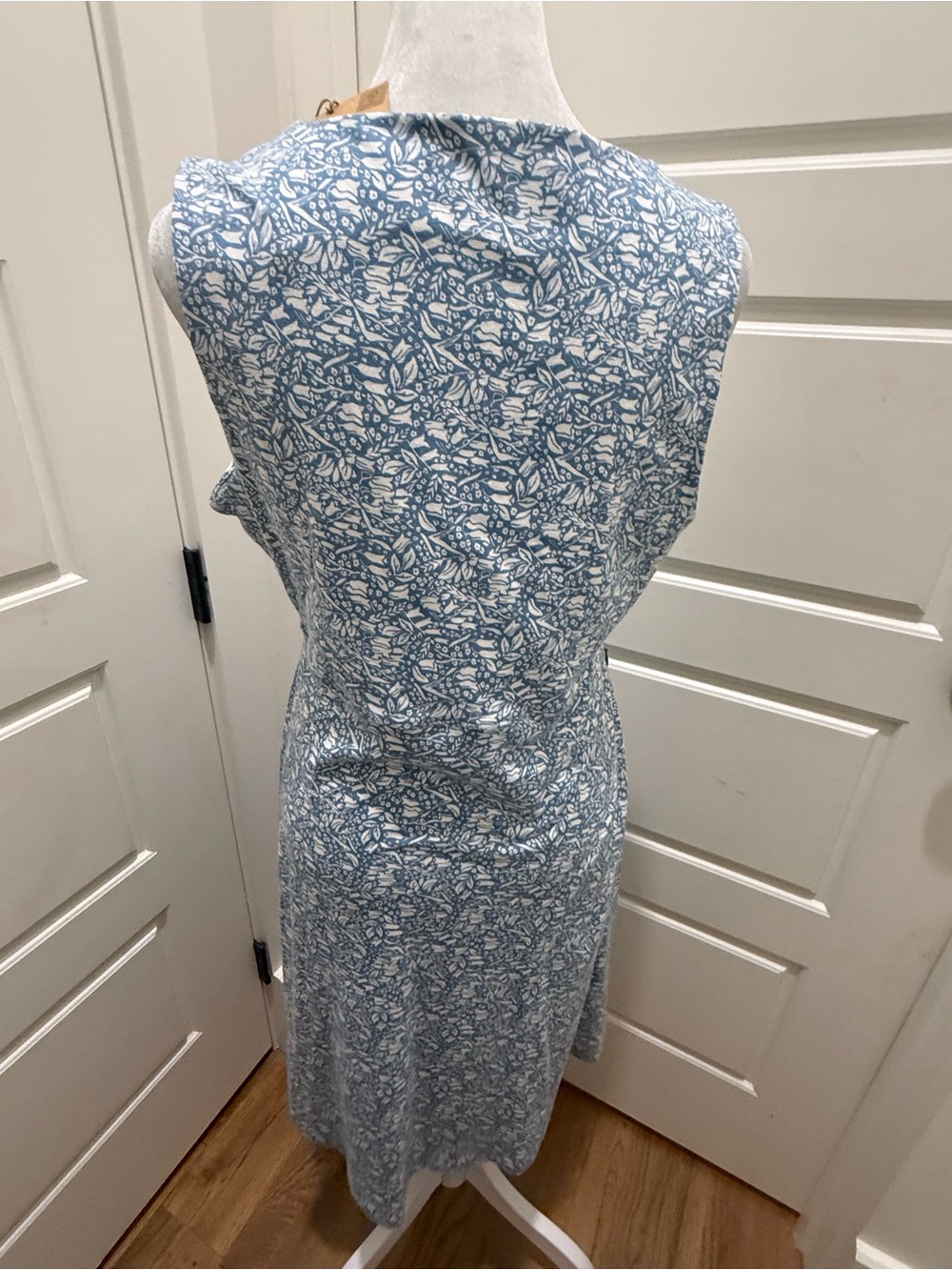 NWT. Toad & Co. Rosemarie Sleeveless Dress. Glacier Spring Print. Size Medium. - Picture 3 of 10